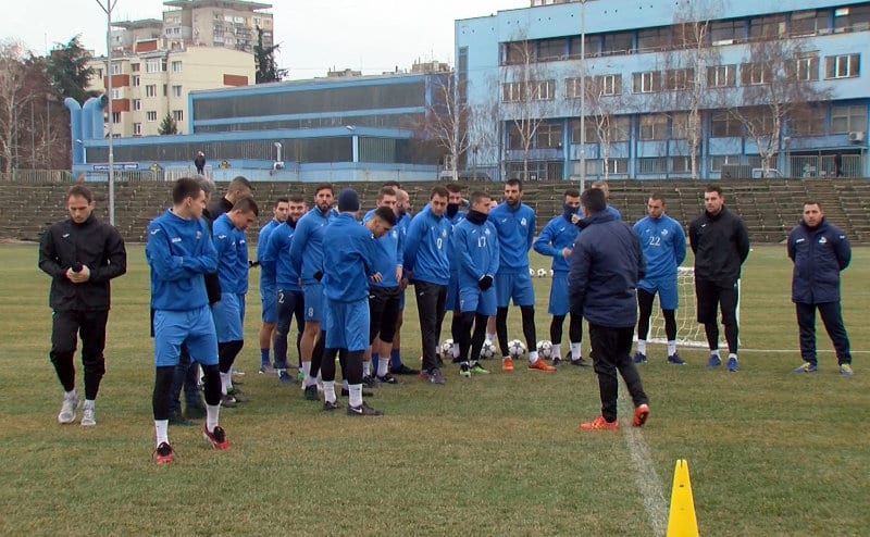 финансово „рамо“