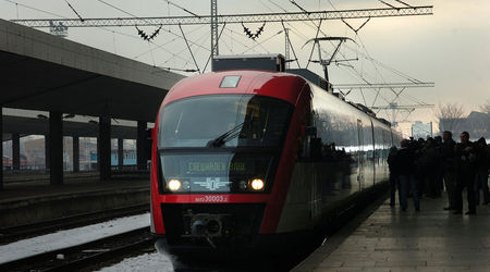 Мотриса заменя влака за Букурещ