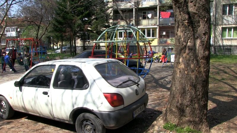 Проблемът с паркирането по русенските улици