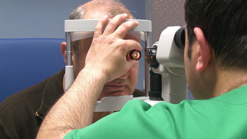 Безплатни очни прегледи за перде на окото