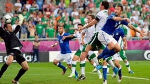 Italian forward Antonio Cassano (R) scor