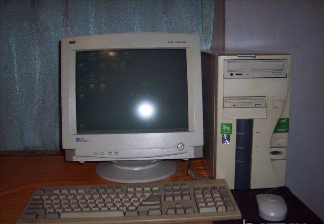 НАП в Русе дари компютърна техника