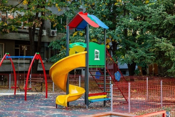 24 детски площадки във всички квартали на Русе са обновени от началото на годината, похвалиха се от общинската администрация.