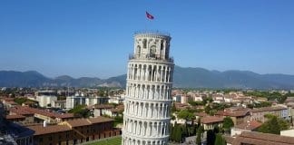 Кулата в Пиза вече е по-малко наклонена