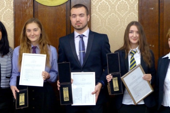 Отличиха трима млади русенци с награда „Русе – 21 век“