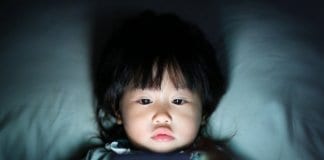Милиони японски деца – с увредено зрение заради смартфони