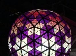 Ню Йорк тества известната кристална топка
