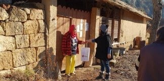 98 възрастни и самотни хора