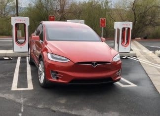 Tesla планира само една зарядна станция в България