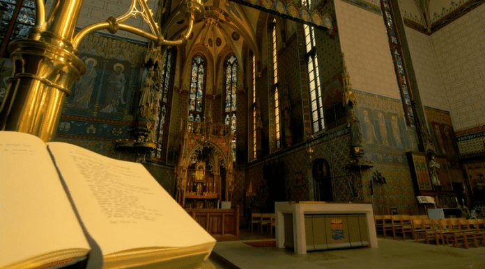 Анонимен дарител остави 160 000 евро в църква