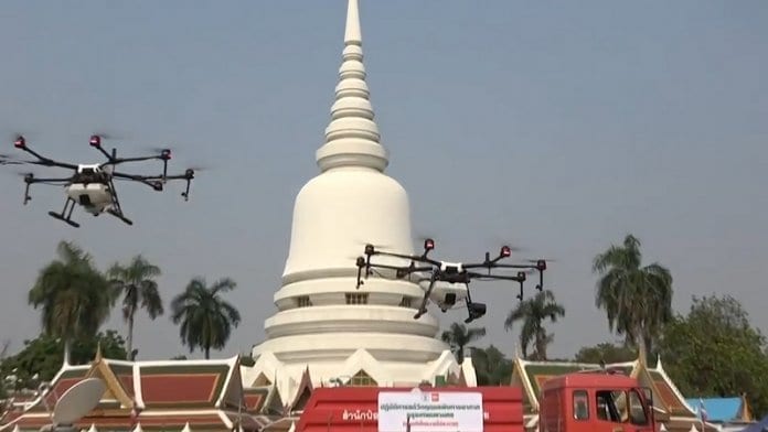 В Банкок се борят срещу смога… с дронове