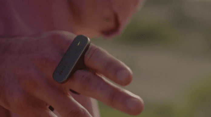 Иновативен Motion Controller позволява да управляваме с пръст