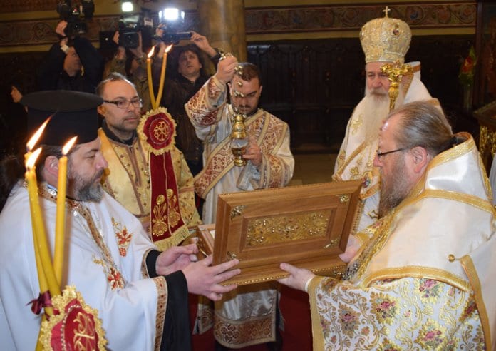 Русенци се поклониха пред Ризата на Св. Димитър Басарбовски