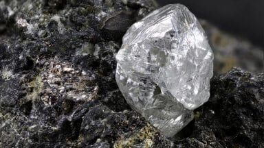 natural-diamond-kimberlite