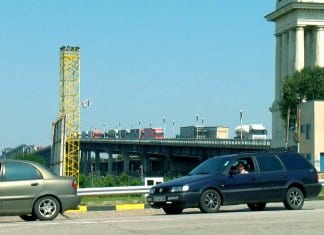 Пускат движението по Дунав мост и в двете ленти