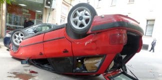 „Ауди“ се обърна по таван