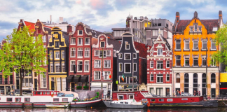 До 2030 г. Амстердам се затваря за коли и мотори на петролни горива