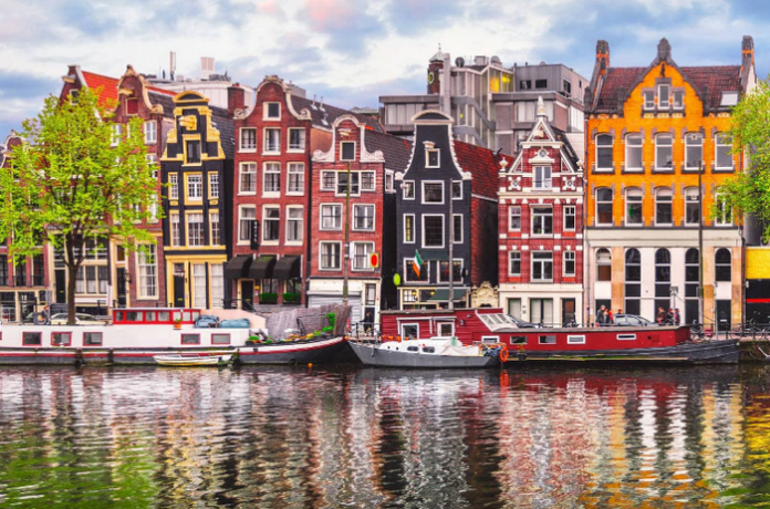 До 2030 г. Амстердам се затваря за коли и мотори на петролни горива