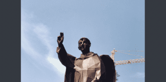 Бамбукова статуя на светец постави рекорд