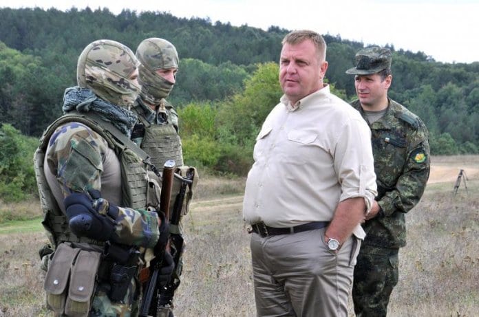 Красимир Каракачанов ще даде старт на кампанията „Бъди войник“