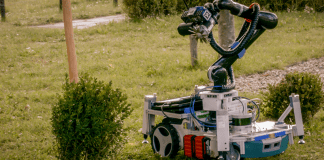 Робот заменя градинарите