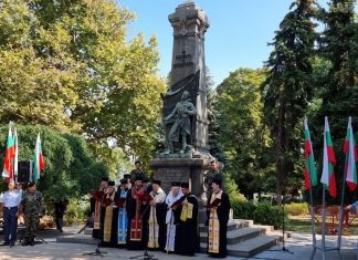 В деня на Съединението: Минута мълчание за жертвите в Царево