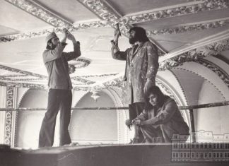 Реставратор дари ценни експонати на музея в Русе