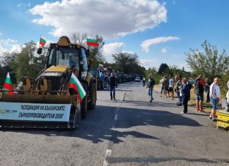 Блокиран е пътя Русе – Силистра, движението е преустановено