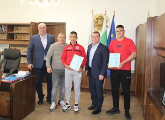 Отличиха джудист и борец като „Спортист на месеца“ на Спортното училище