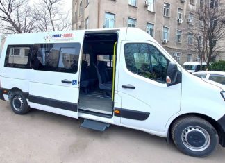 УМБАЛ „Канев“ с нови микробуси за пациентите на хемодиализа