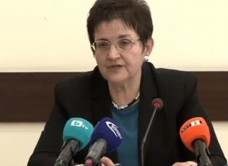 Уволниха шефката на митниците