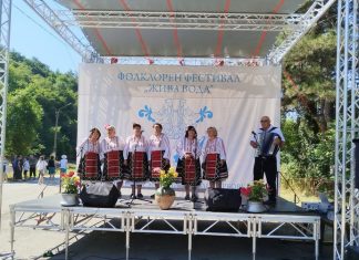 „Жива вода“ събра стотици в Каран Върбовка