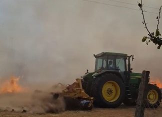Голям пожар горя близо до къщите в Червена вода (видео) Снимка и видео: ФБ
