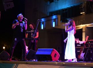 Джони Джоели пя в дует с 11-годишната Дария Стефанова на „Green Rock Fest“