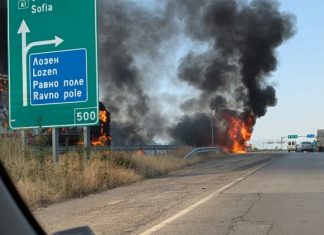 Два камиона се запалиха след катастрофа на АМ „Тракия“ Снимка: Димитър Иванов