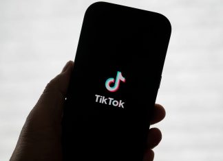 Американски потребители алармират за цензура в TikTok след възстановяване на платформата