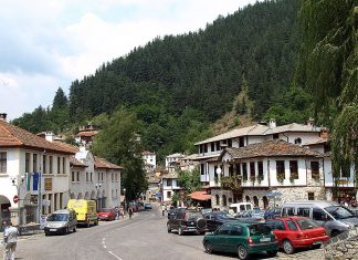 Ограничават движението в Широка лъка на 2 март за кукерския събор