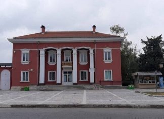 Благотворителен мартенски базар в Две могили събира средства за болно дете