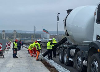 Около 75 куб. м бетон ще бъдат излети днес при ремонта на Дунав мост при Русе