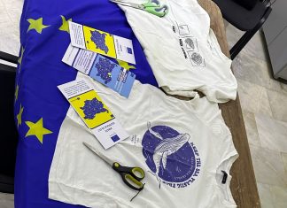 Ученици създадоха нови чанти от стари тениски в работилница за рециклиране