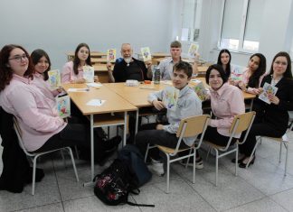 Ученици от ПГ по туризъм Русе създаваха истории с Илия Деведжиев