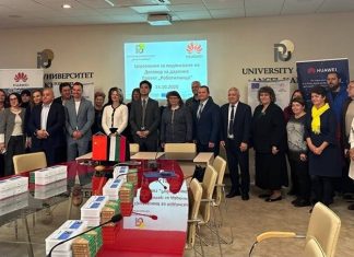 Дариха оборудване за обучение по роботика на всички училища в община Русе