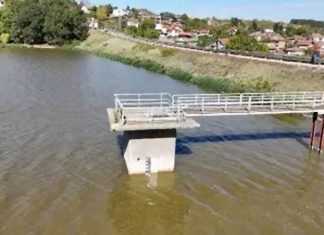 Жители на Николово отказват да се евакуират, местят се в в по-високите части