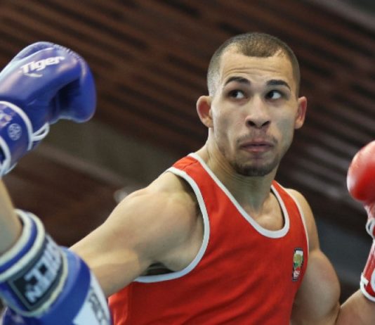Радо Россенов класира на четвъртфиналите на ЕП по бокс