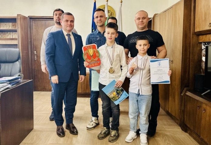 deca_motokros_gramoti6