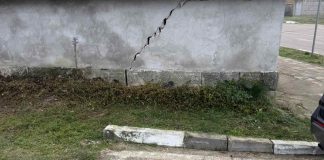 Главната улица в с. Екзарх Йосиф пропадна заради спукана тръба, пострадаха и къщи