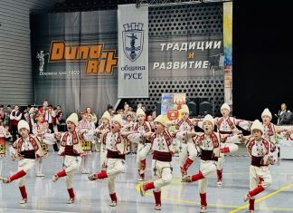 „Коледно надиграване“ събра 800 танцьори в „Арена Русе“