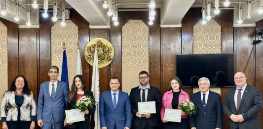 Отличиха трима възпитаници на РУ като „Студент на годината“