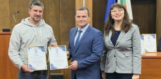 Награди за ръководителите на отбори, представили се добре ва Ученическите игри