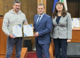 Награди за ръководителите на отбори, представили се добре ва Ученическите игри